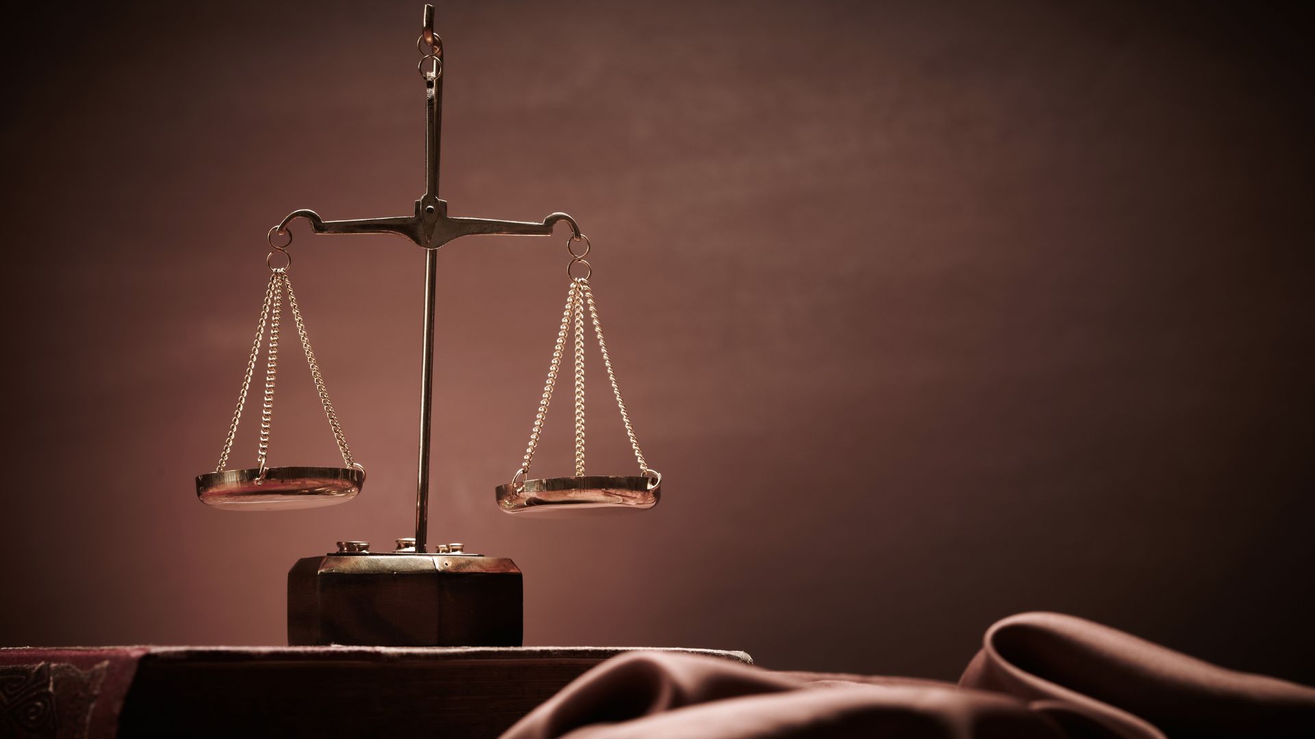 How Goldberg & Loren Builds Truck Crash Claims With Commercial Evidence