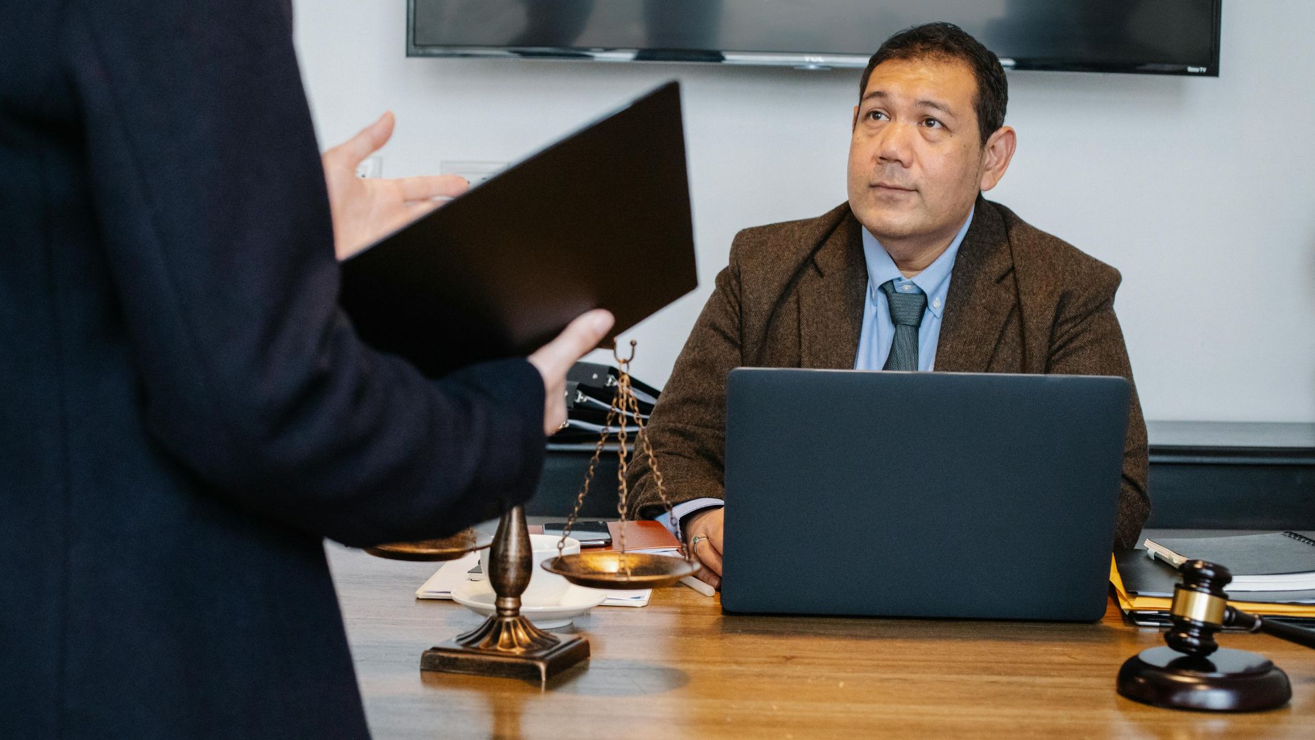 How Pedestrian Accident Attorneys in Nampa Protect Your Claim Early